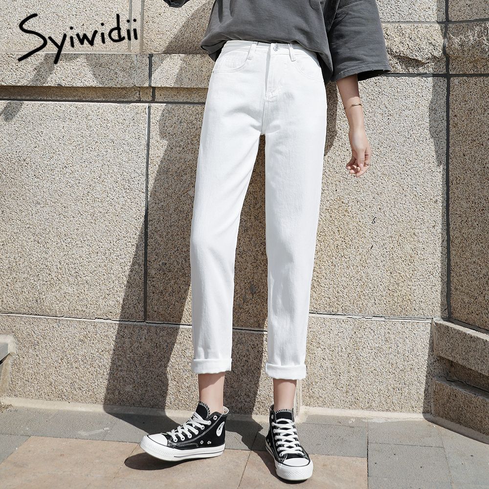 mom white jeans