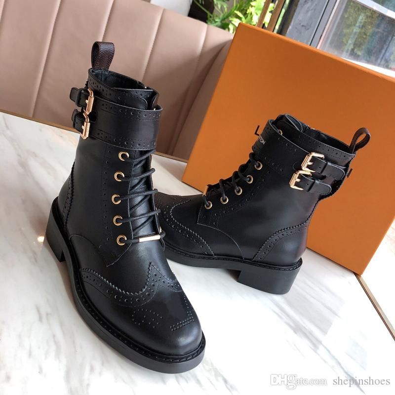 Compre 2020 Nueva Plataforma De Las Señoras Botas De Cuero Botas De Martin  Alta Calidad De Estilo De Perforación Láser De Botas De Montaña De Invierno  Con El Tamaño De La Caja