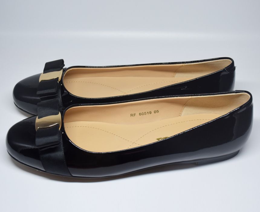 designer flat shoes black