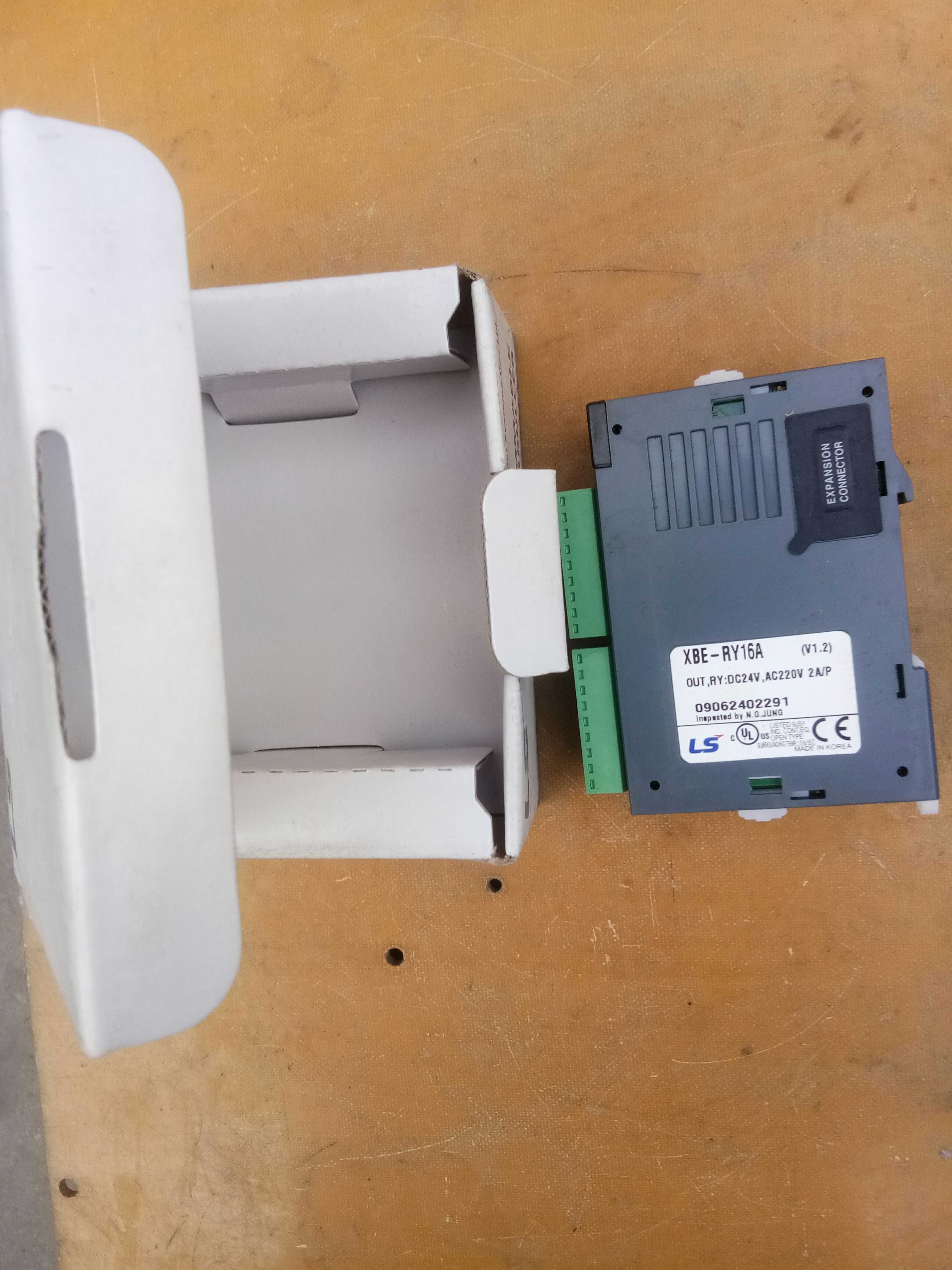 XBE-RY16A XBE RY16A NEW LS PLC Output Module New in box free shipping