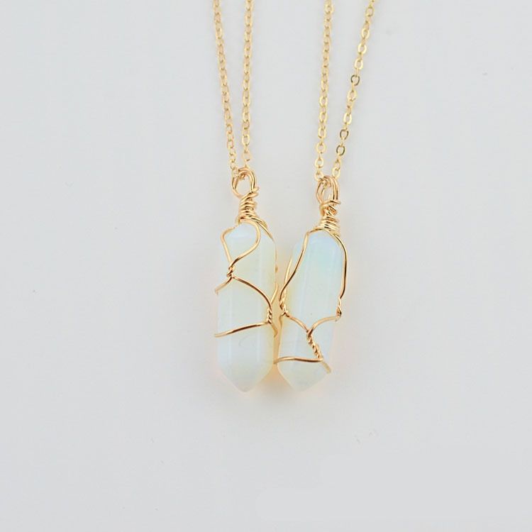 Opal (mit Golddraht Chain)