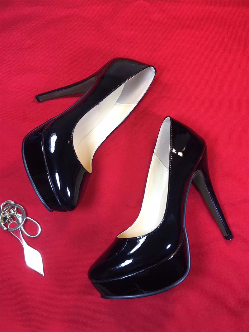 real red bottoms heels