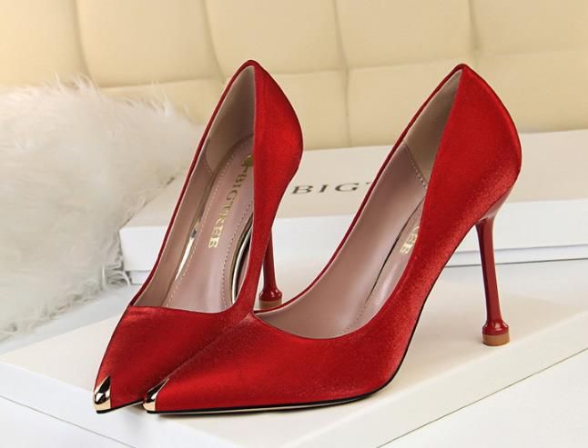 red heels size 4.5