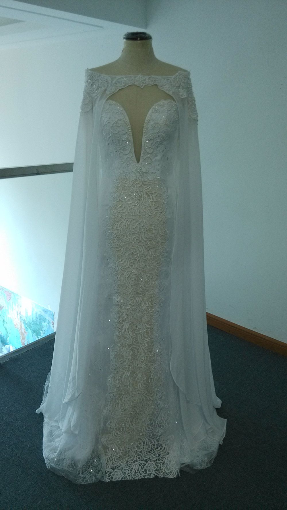 Acquista Abiti Da Sposa In Pizzo A Sirena 15 Con Mantella Rimovibile E Maniche Lunghe Sexy Collo A V Basso E Retro In Tulle Con Bottoni Ricoperti A 124 01 Dal Hua Yi Zhang Dhgate Com