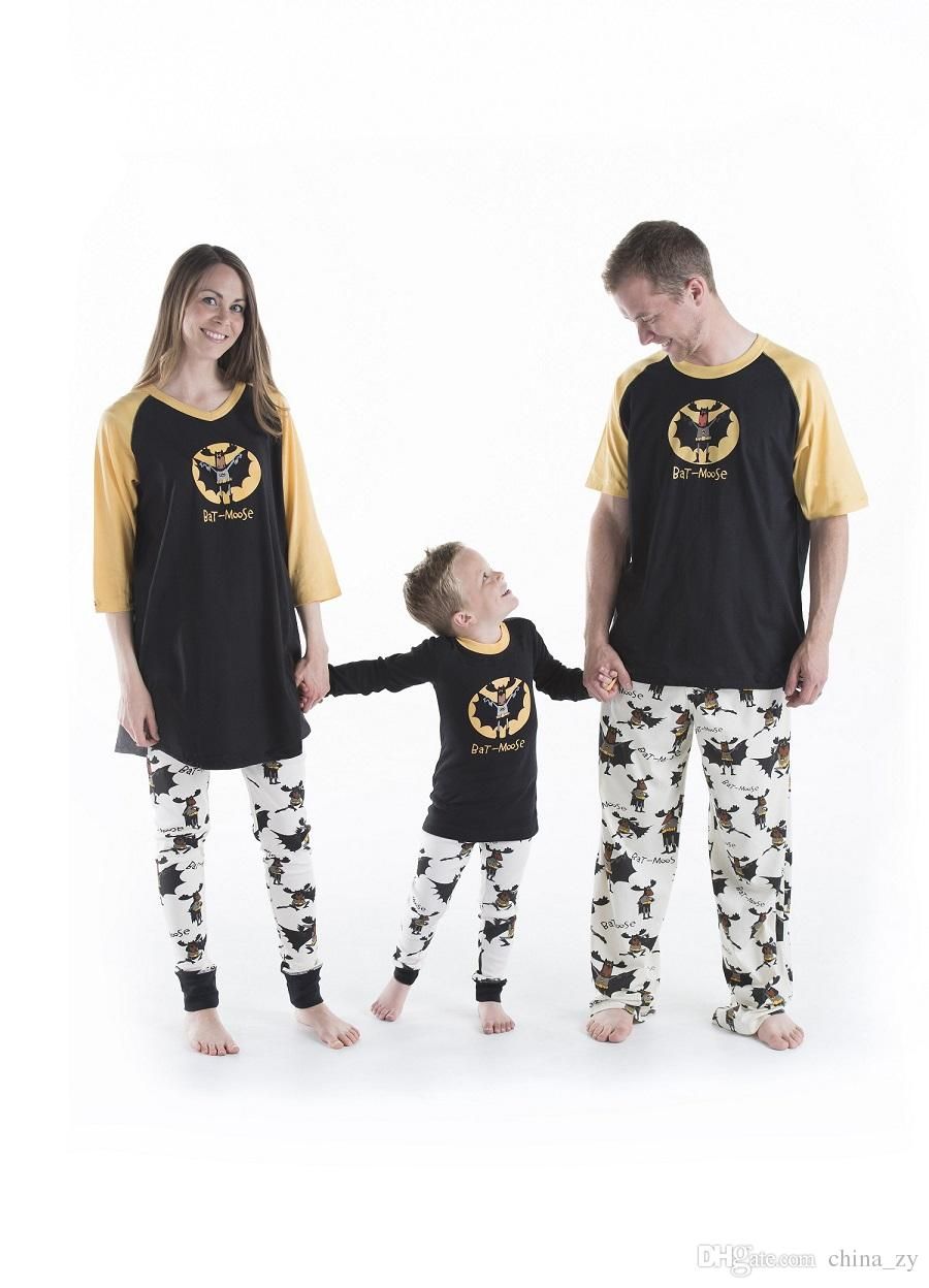 Family Christmas Pajamas 2017 Christmas Bat Moose Print Family Matching Clothes Matching Mother Daughte Father Son New Year Sleepwear Matching Outfits For