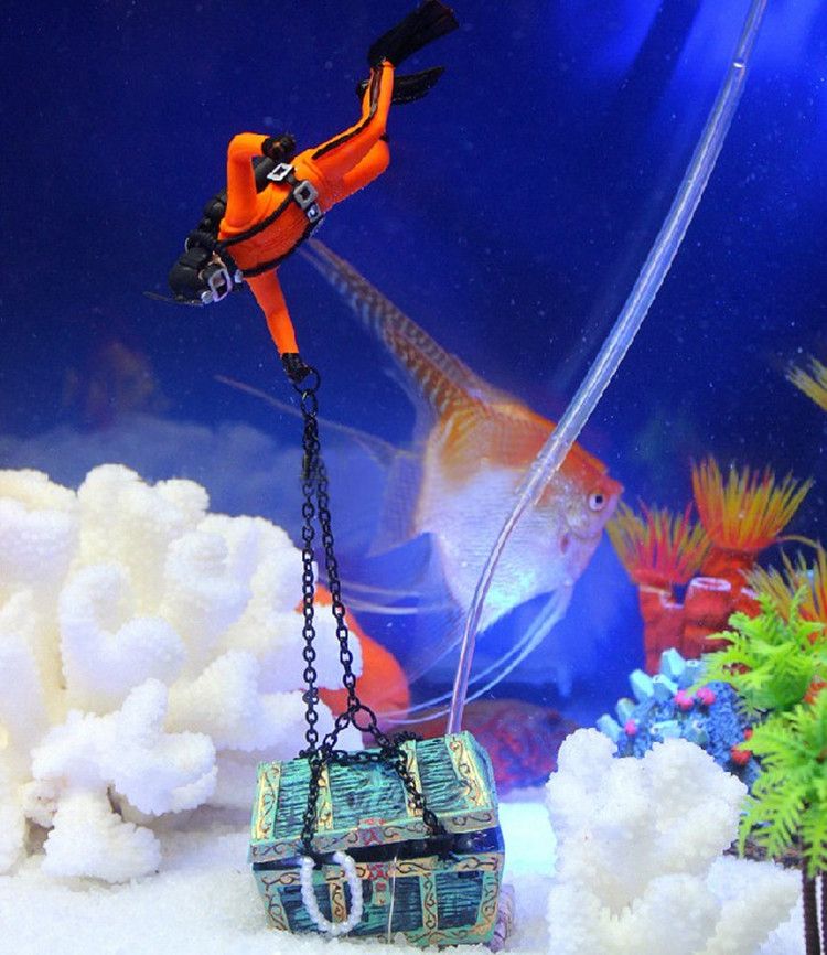 2019 Creative Treasure Hunter Diver Action Figure Fish Tank Ornament