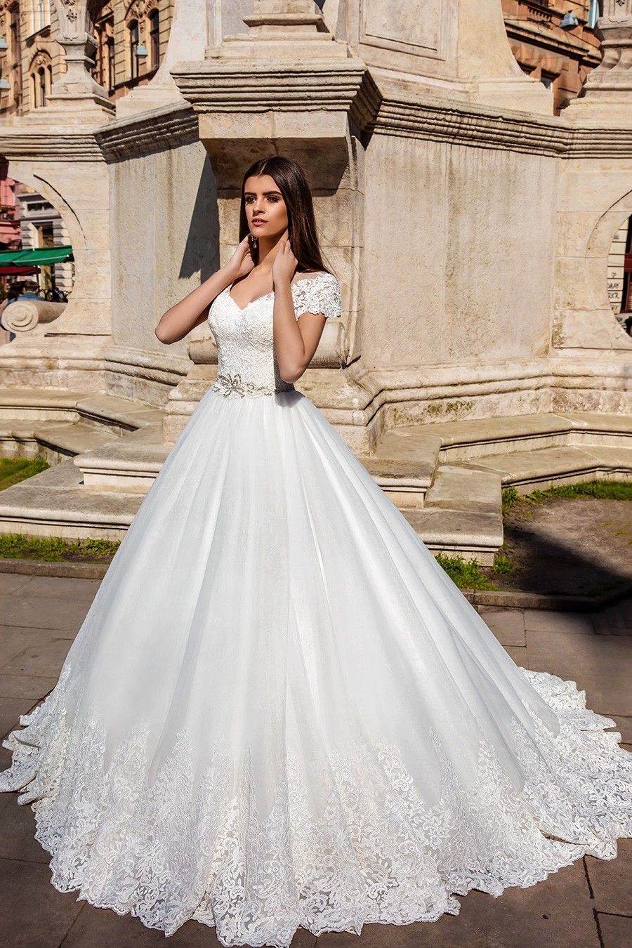 Discount 2019 New A Line V Neck Tulle Bridal  Gowns  Short 