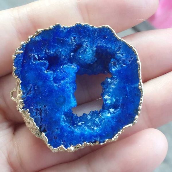 Élégant Bleu Naturel fenêtre GEODE Slice Druzy 24k Plaqué or Connecteur Bijoux Élégant Bleu Naturel fenêtre GEODE Slice Druzy 24k Plaqué or Connecteur Bijoux