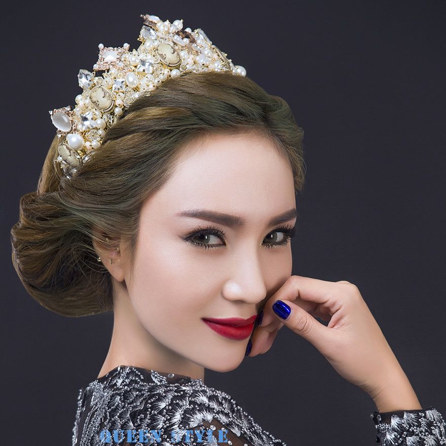 Image of wedding hair with crown