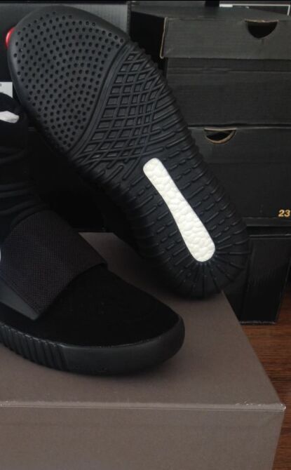 yeezy 750 preto
