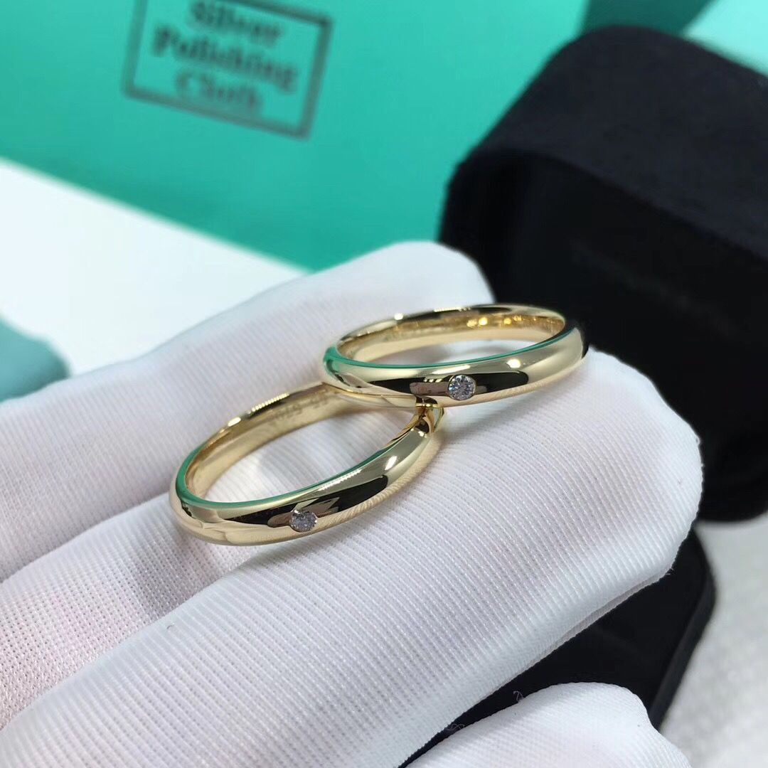 Compre Fabrica 18k Amarillo Anillos De Pareja De Oro Macizo Real Anillos De Compromiso De Diamante Natural Para Anillos De Pareja Anillo Personalizado Al Por Mayor Con Certificado A 531 09 Del