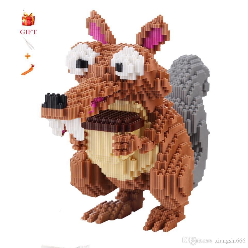 squirrel play building blocks