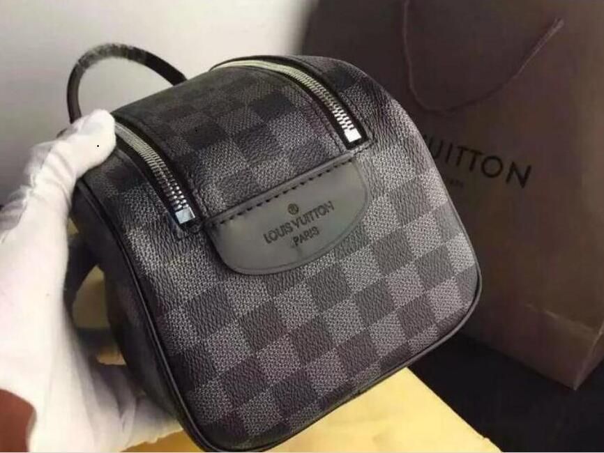 2019 Louis Vuitton Men Travelling Toilet Bag Fashion Design Women Wash Bag Large Capacity ...