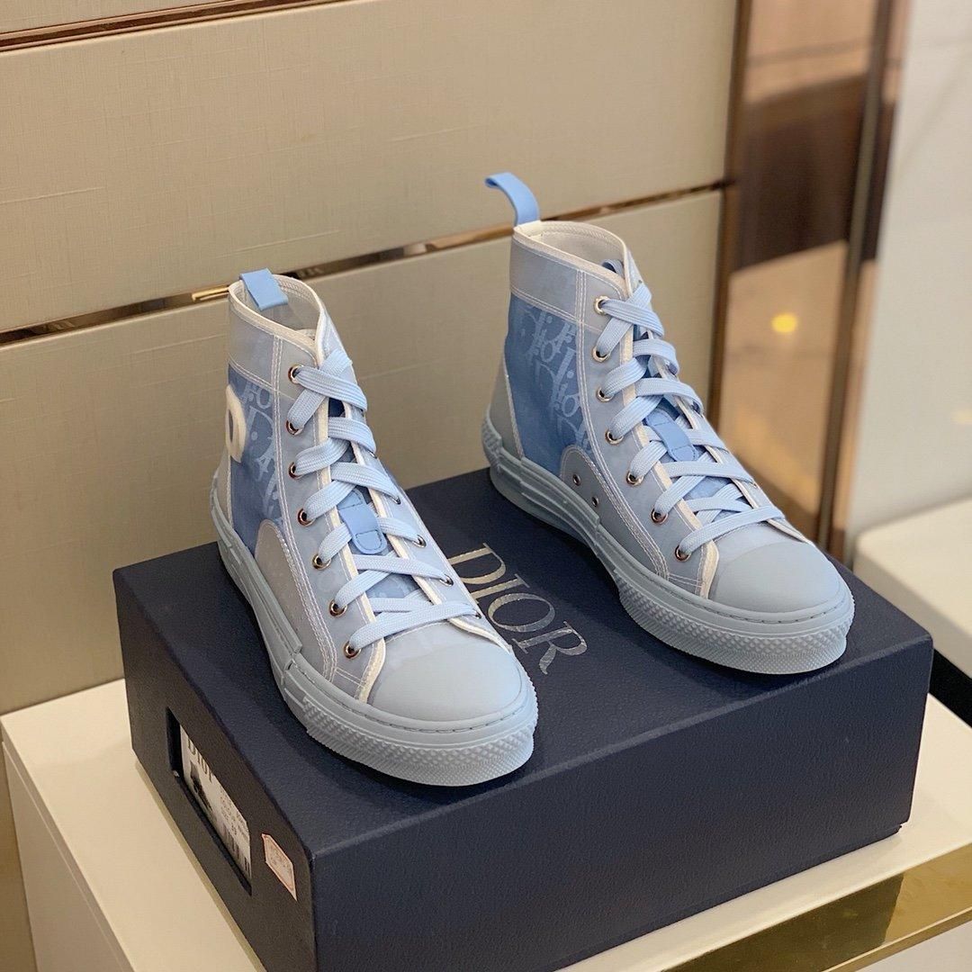 grey and blue spezials