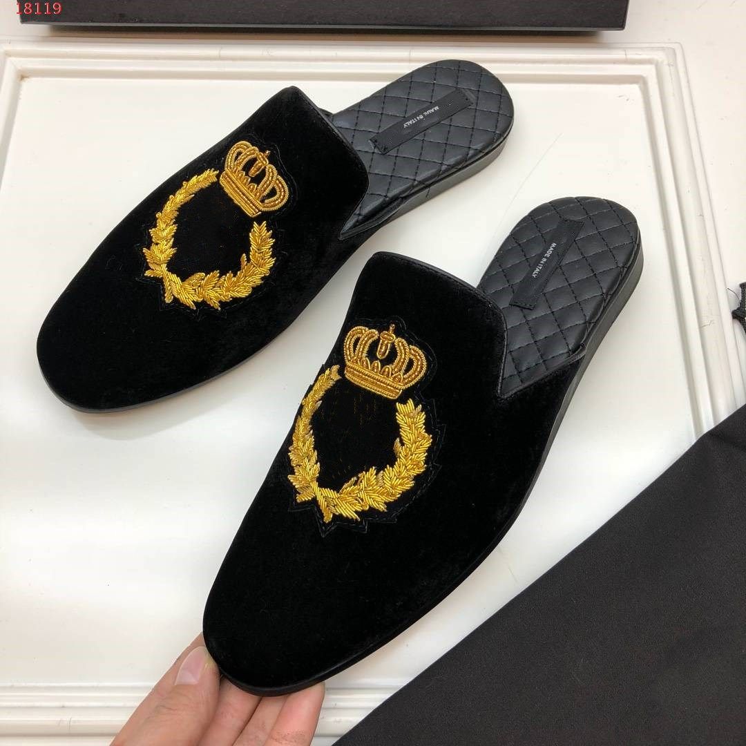 Velvet Slippers With Crown Embroidery Men Formal Footwear Outside