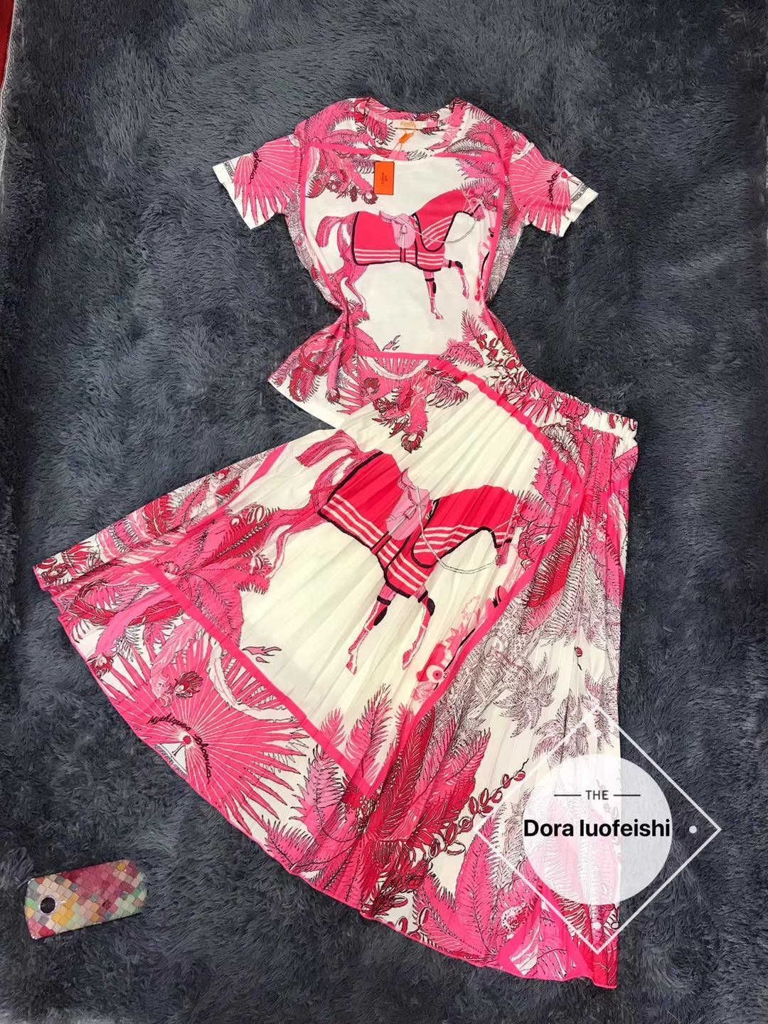 magliette con il cavallino