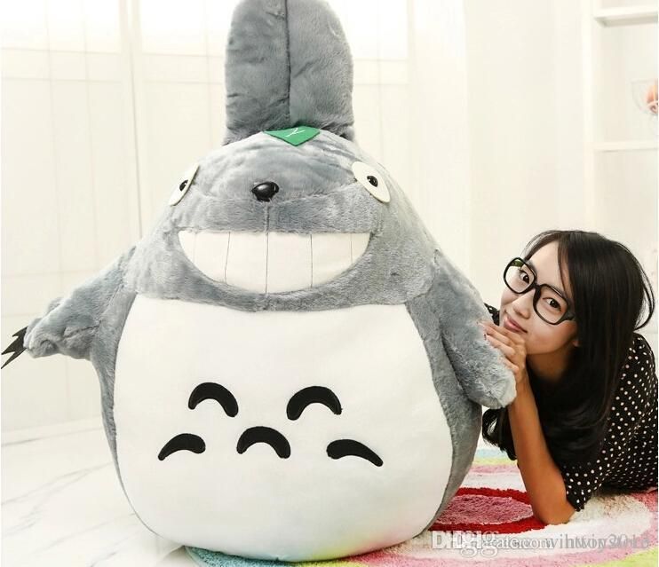 Compre Al Por Mayor 80cm Japón Anime Figura Gigante Grande Totoro Peluche Juguetes De Peluche Muñeca Llena De Algodón PP Diseño Lindo A $34.58 Del Hxltoystore | DHgate.Com