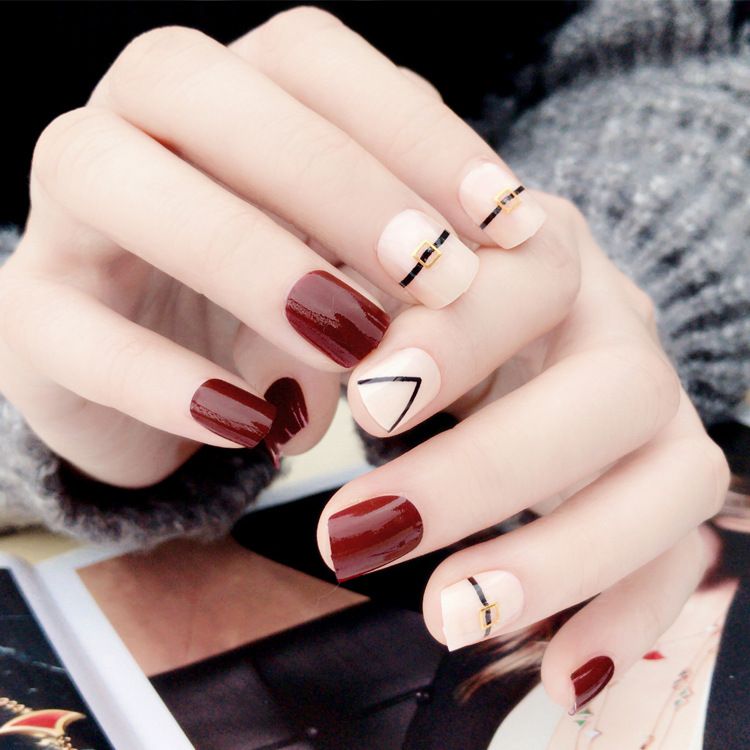 Nail Designer Tips New Arrival Elegant Rivet Pattern Fake Nails