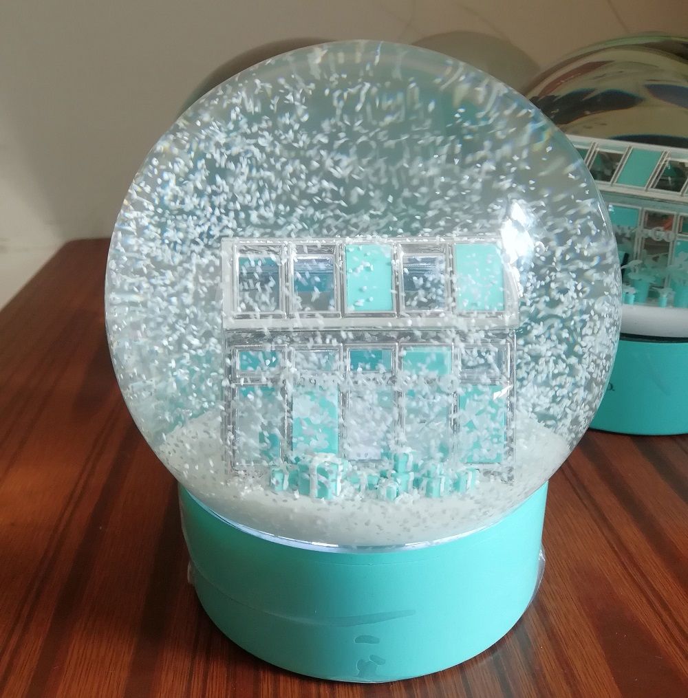 Luxury LED Electric Snow Globe 2019 Luxury House Decorate Crystal Ball