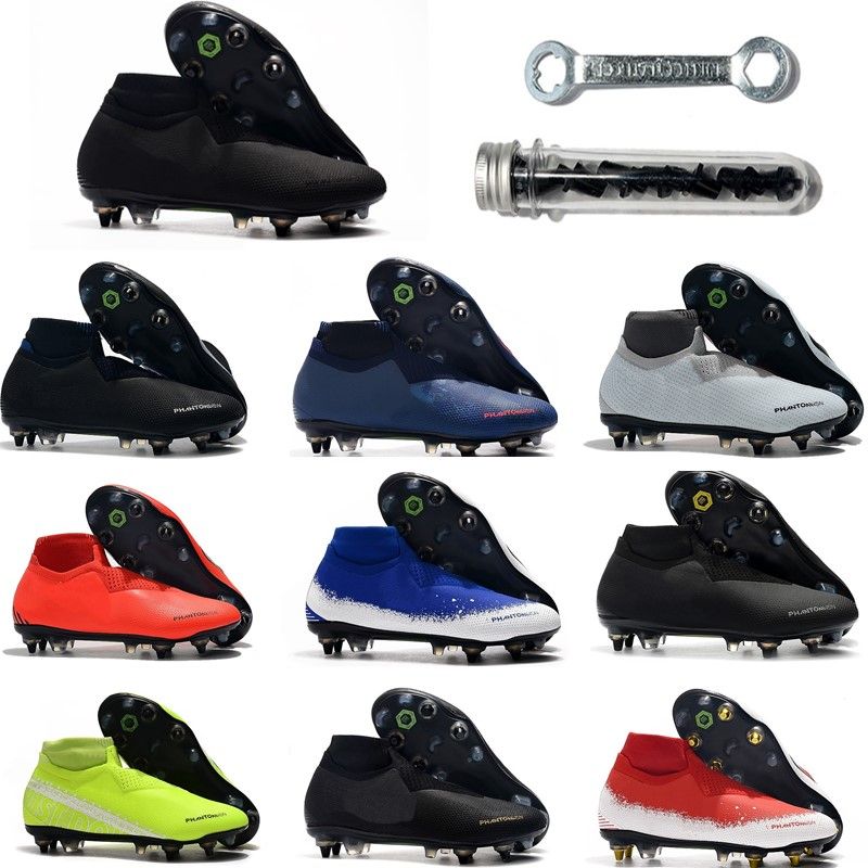 anti clog soccer cleats