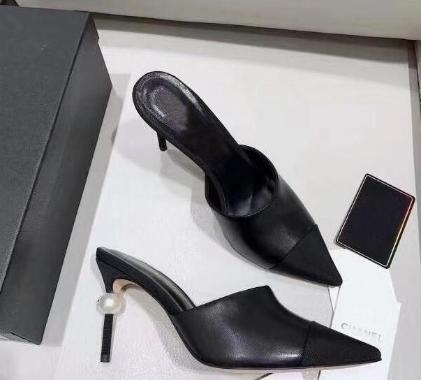catwalk black pumps