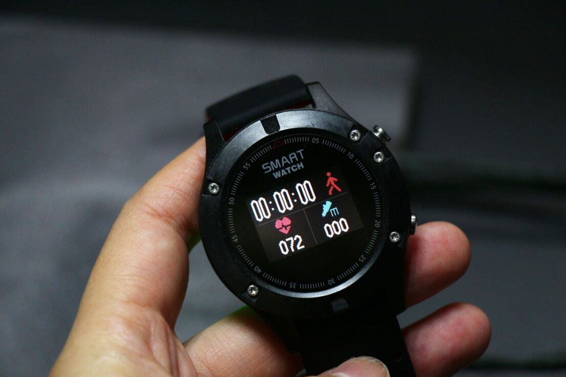 smartwatch barometer gps