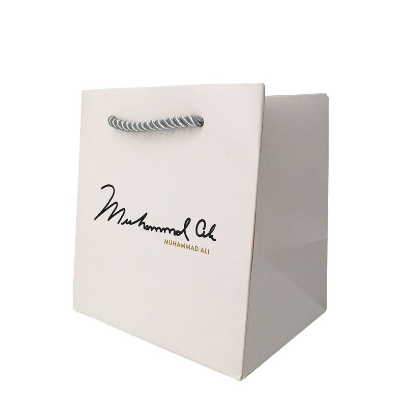 2020 Luxury Black Matte Golden Logo Printed Shopping Paper Bag With Rope Handles For Clothing ...