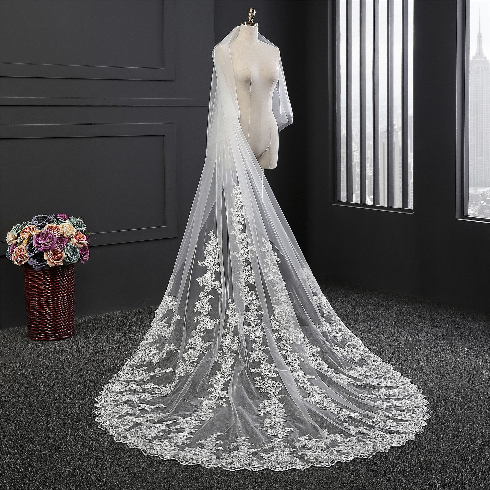 2020 Hot Bridal Veil, Lace, Hand Arranged Flowers, New Church Style
