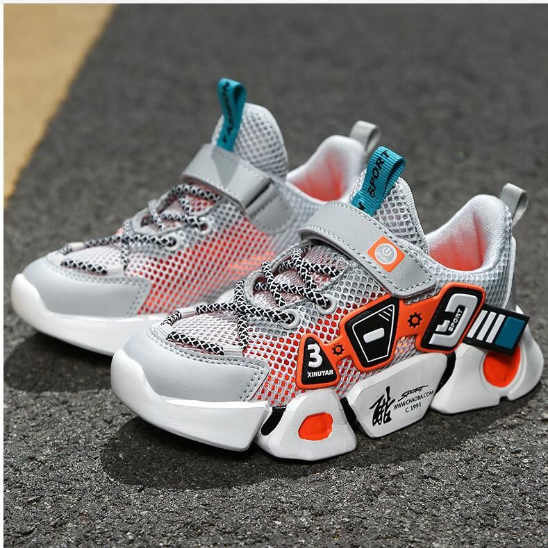 kids black running shoes