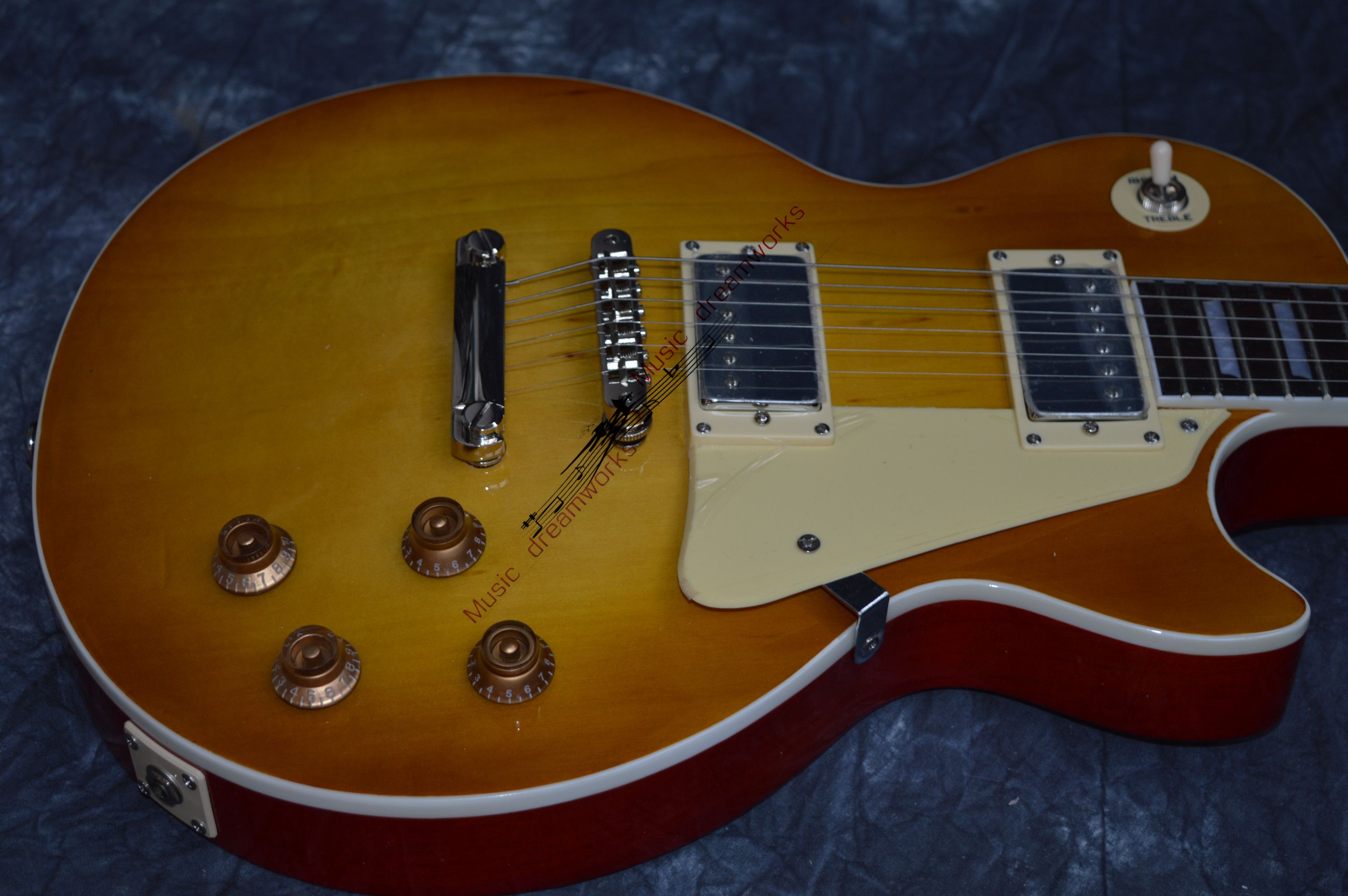 China Electric Guitar OEM Shop LP Standard Electric Guitar Light Brown