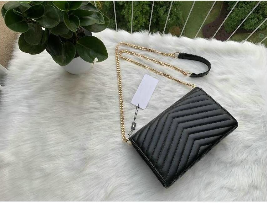 Popular Purses For Young Adults