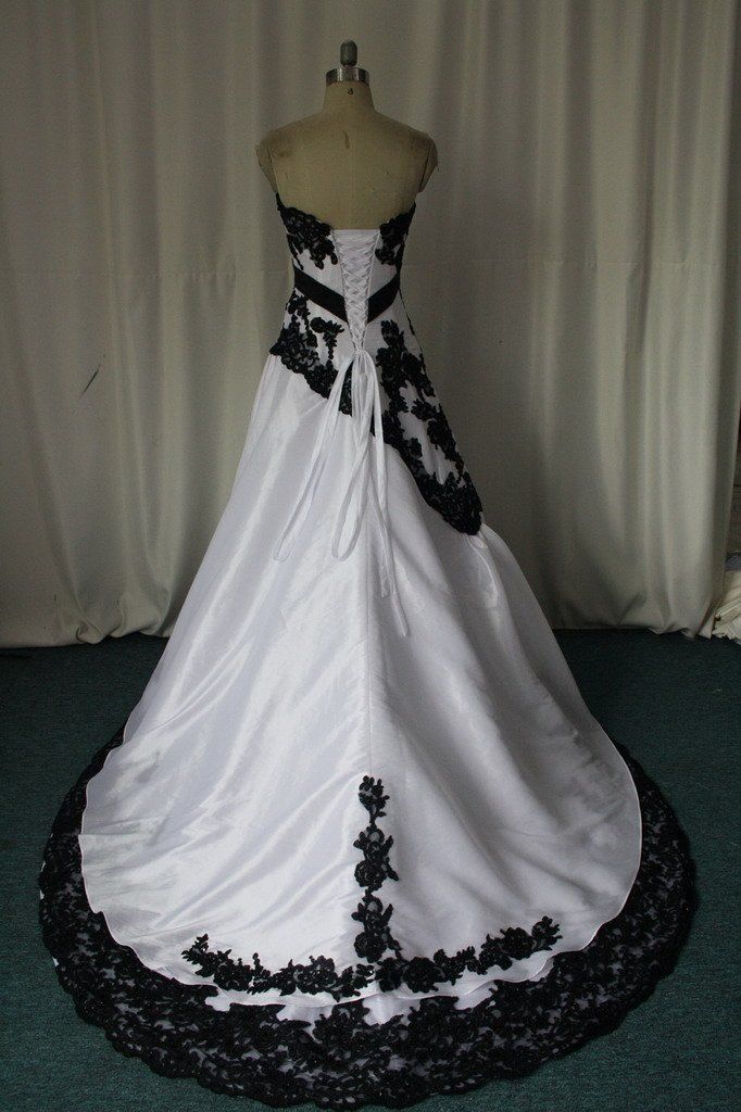 Compra Vestidos De Novia Góticos En Blanco Y Negro Imágenes Reales Apliques  De Encaje Sin Tirantes Barrido Del Tren Corsé Volver Por Encargo Más Tamaño  Vestidos De Novia Barato | Entrega Rápida
