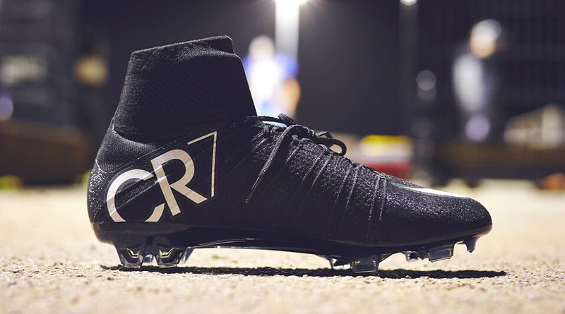 black cr7 football boots