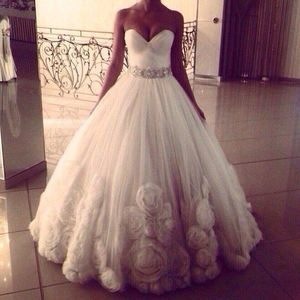 wedding dress with roses