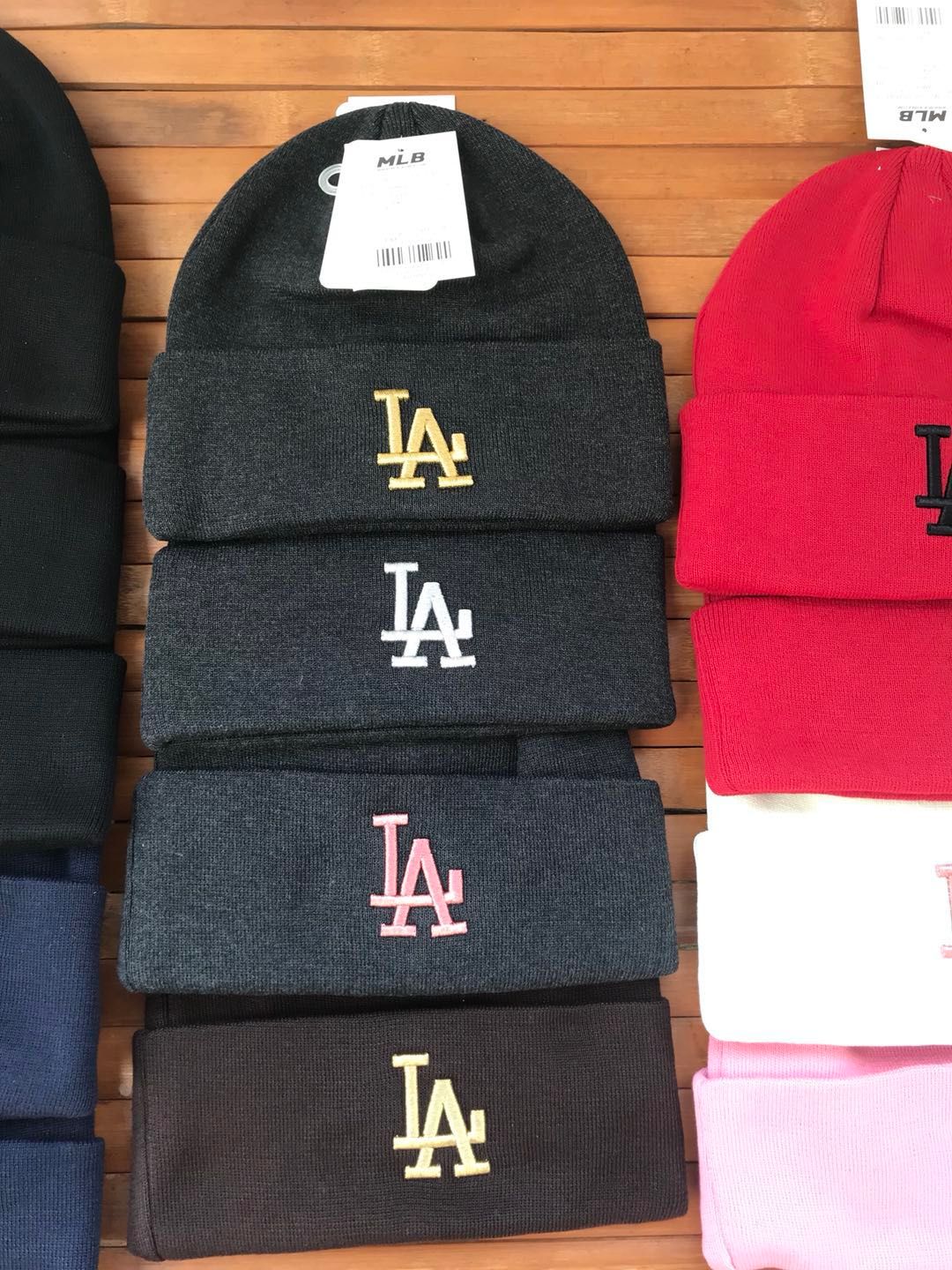 Acquistare 2018 Più Nuovo L Un Cappello Da Sci Invernale Cappello Di Lana  Uomini E Donne Ispessimento Caldo Protezione Dellorecchio Berretto A Maglia Cappelli  Cappello A Testa Economico | Consegna Veloce E