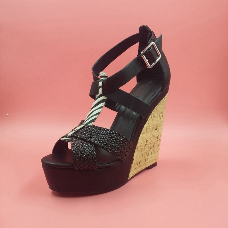 sandali con zeppa uguale