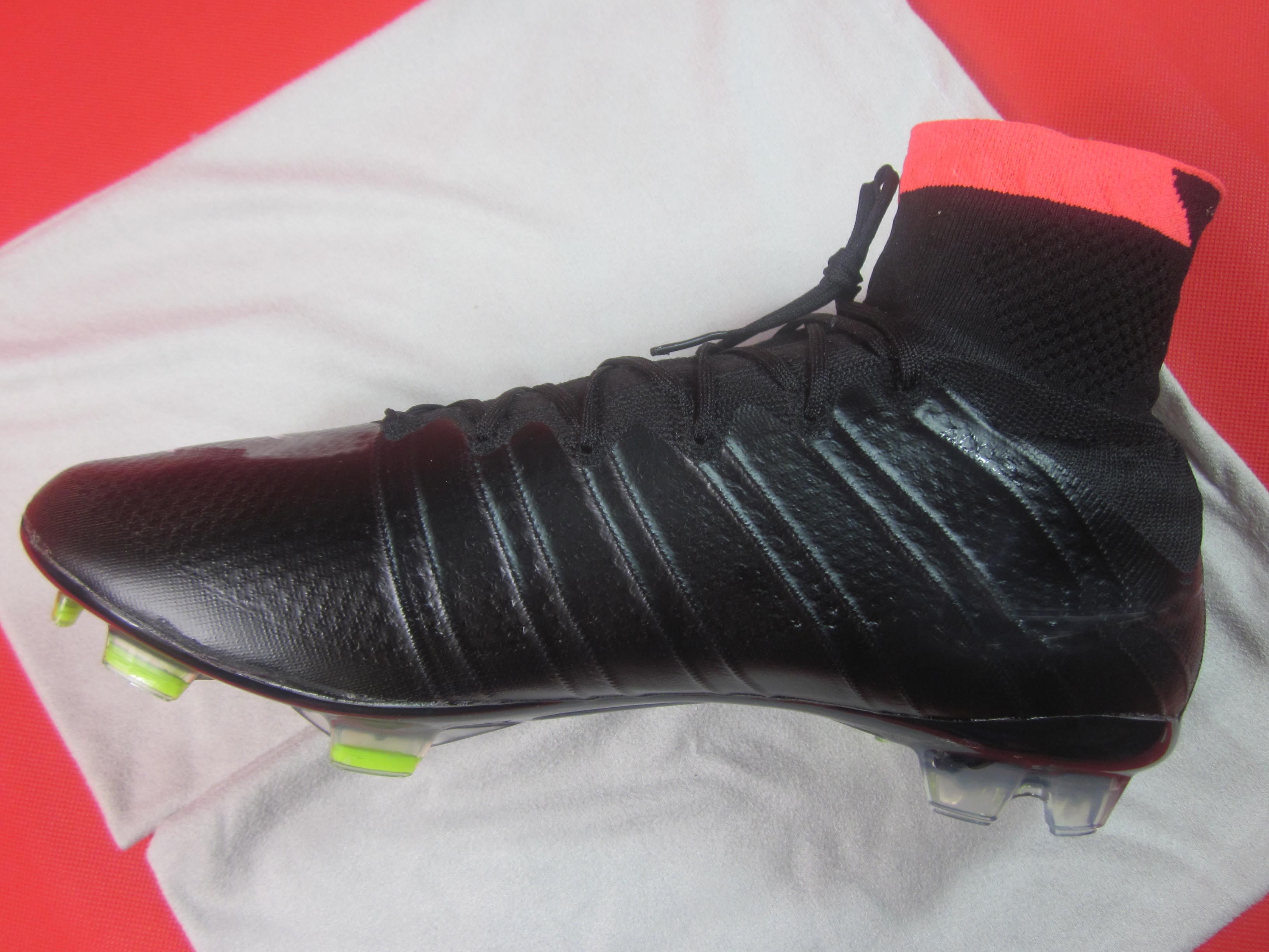 Wholesale Best Quality BRAND Super Light Cristiano Ronaldo CR7 High Cut Soccer Football Boots 