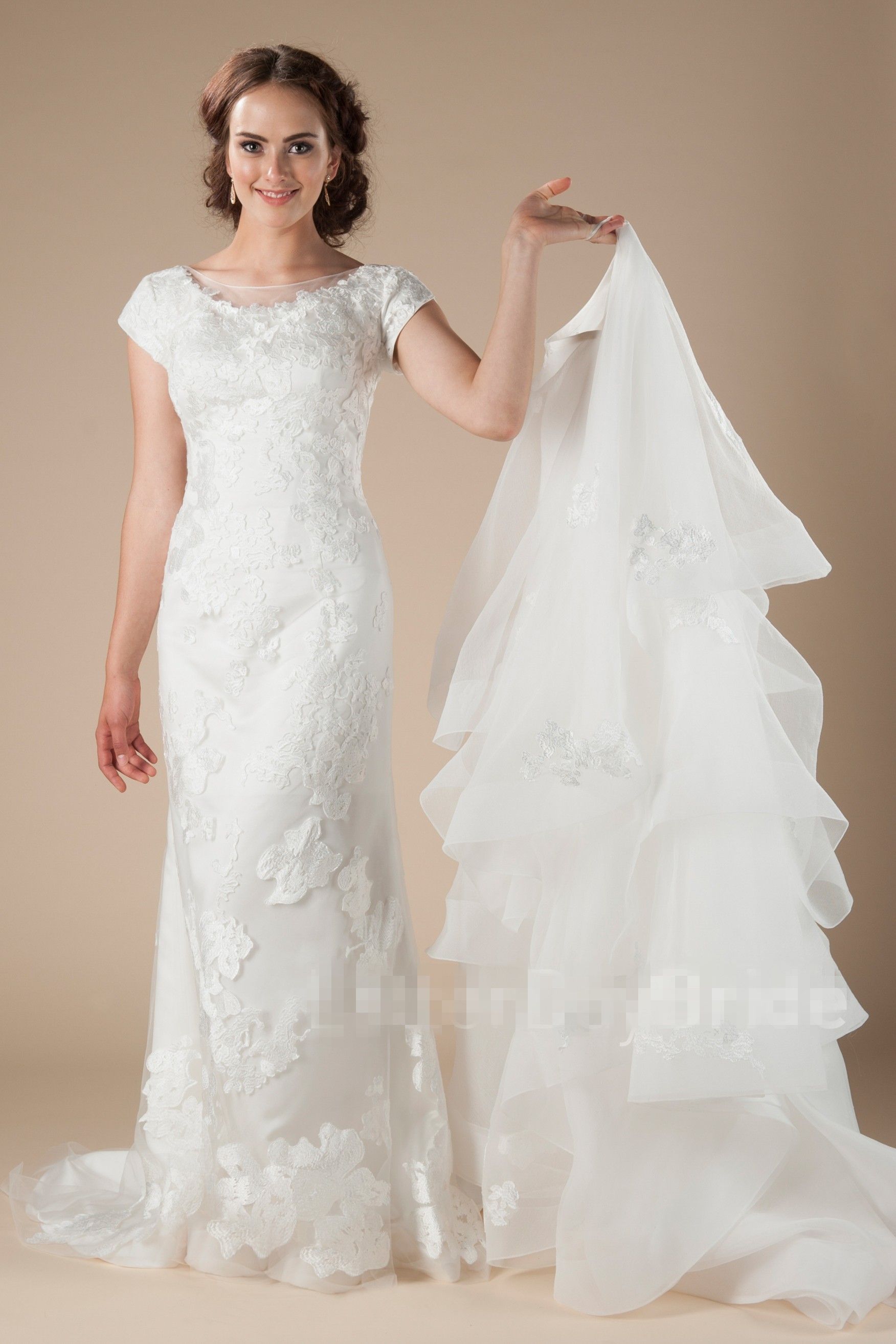 2018 New Mermaid Lace Applique Modest Wedding Dresses With Sleeves