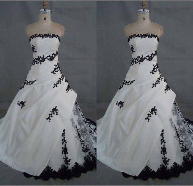 Discount White  And Black  Wedding  Dresses  Gothic Lace 2019 