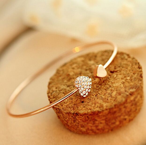 Women Fashion Bangle Style Alloy Gold and Silver Color Rhinestone Love Heart Cuff Bracelet Jewelry