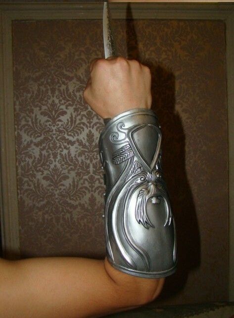 assassin's creed black flag hidden blade toy