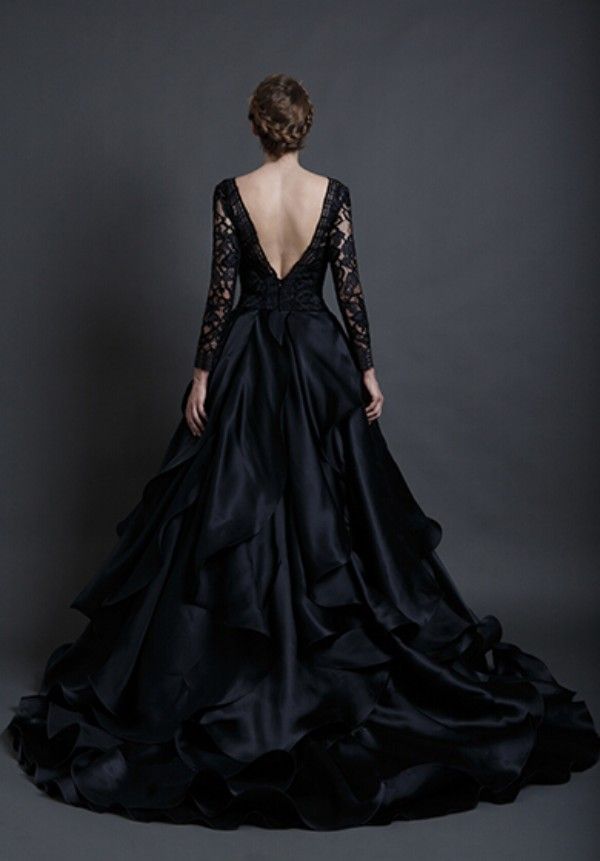 Discount2016 Winter Black Wedding Dresses With Sexy Sheer Lace Applique