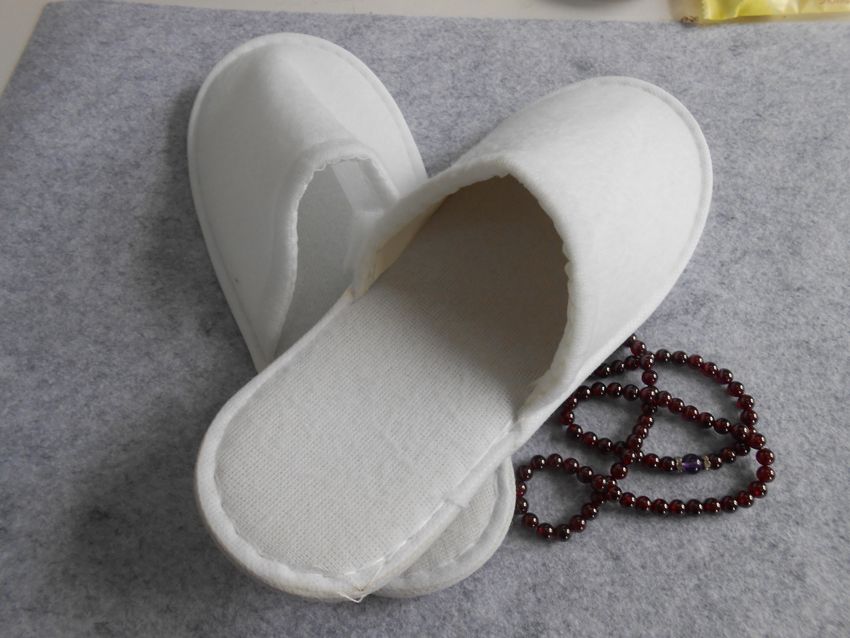 closed toe towelling slippers