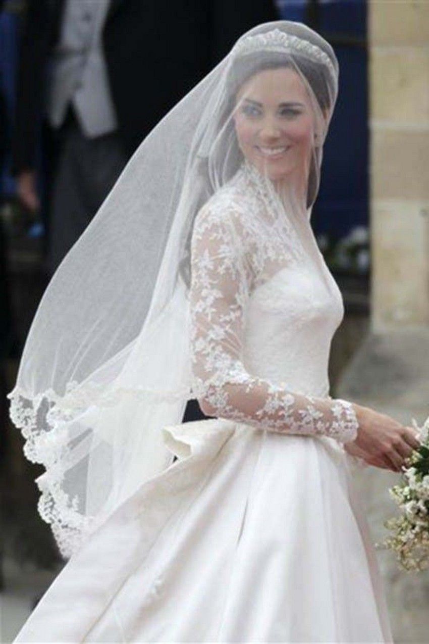 lace wedding dress and veil