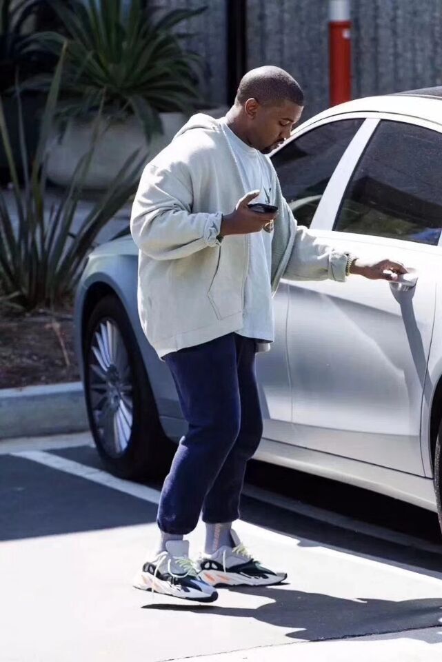 kanye west wave runner 700