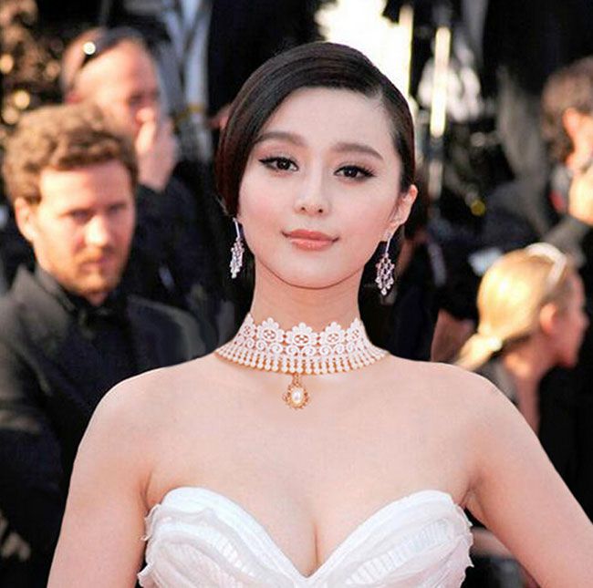 great-white-pearl-ribbon-choker-necklace.jpg