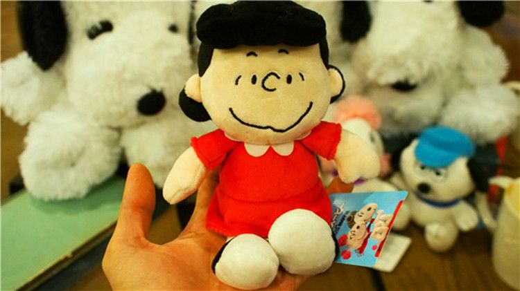 2021 Hot Sale Peanuts Comics Plush Toys 20cm Snoopy ...