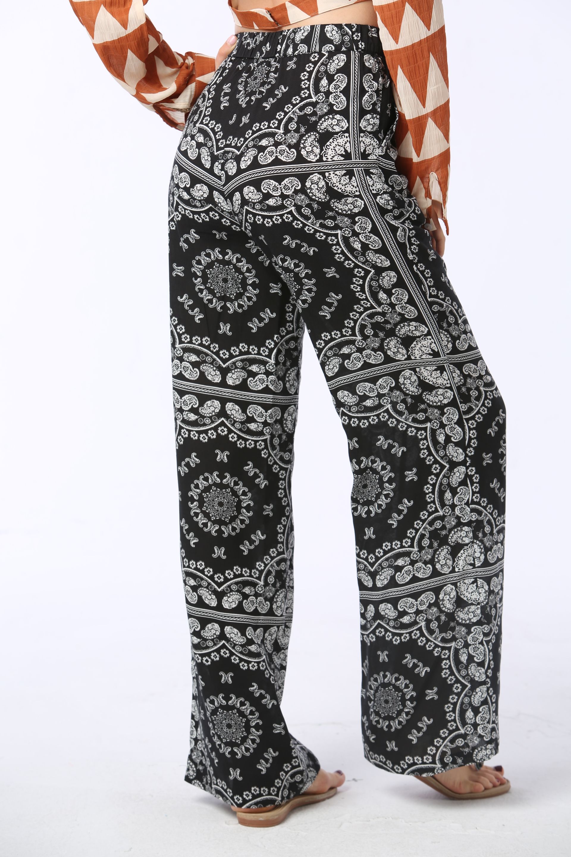 Compra Belleza Jardín Mujeres Verano Pantalones A Rayas Moda Nueva Pierna  Ancha De Arranque Super Cómoda Imprimir Rayón Ancho Alta Ranura Recta  Capris Pantalones Barato | Entrega Rápida Y Calidad | Es.Dhgate