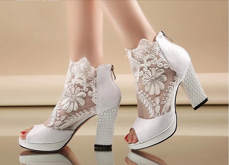 31 Cheap Wedding Shoes With Kitten Heels Peep Black/White ...