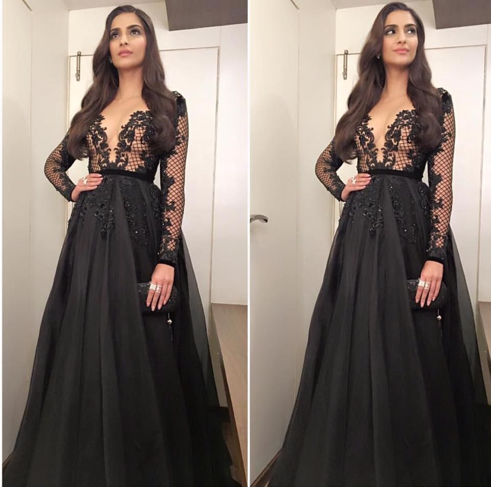 Sonam Kapoor Hollow Net Long Sleeve Black Formal Evening Dresses ...